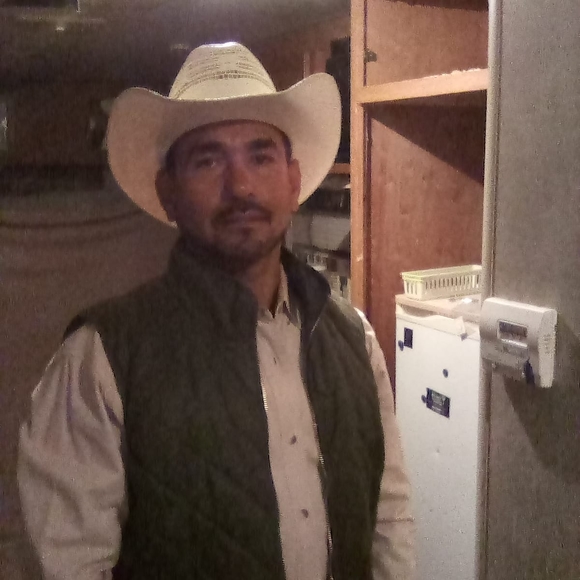 Meet your Posher, Everardo - Picture 1 of 1